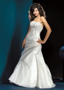 Robe de soirée en taffetas brodée