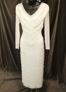 Robe blanche à franges