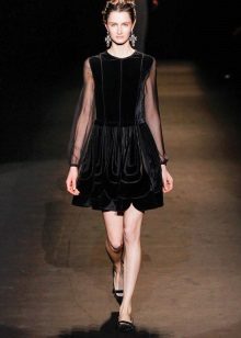 Robe courte en velours
