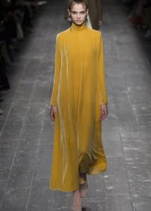 Robe en velours jaune