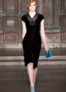 Robe fourreau en velours de bureau