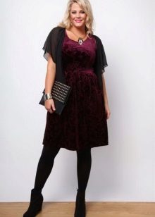 Robe en velours claret