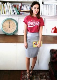 Jupe crayon en cuir gris