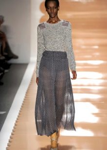 jupe en mousseline de soie gris clair