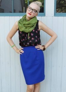 Accessoires pour jupe crayon bleue