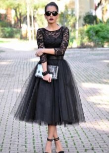 image du soir avec une jupe-soleil en tulle