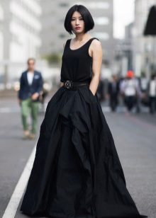 jupe noire au soleil