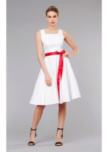 jupe blanche mi-longue