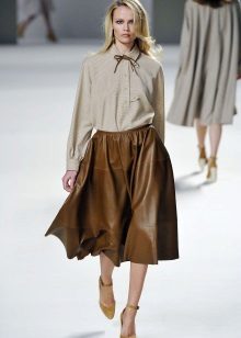 jupe en cuir avec élastique