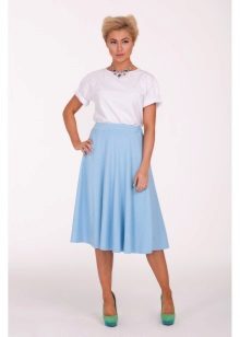 jupe bleue avec élastique