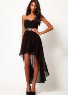 Robe de cocktail avec train