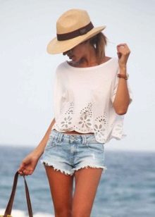 fille au chapeau