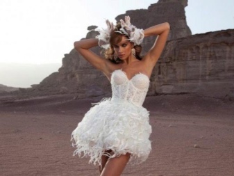 Robe de mariée courte et franche de Dani Mizrahi