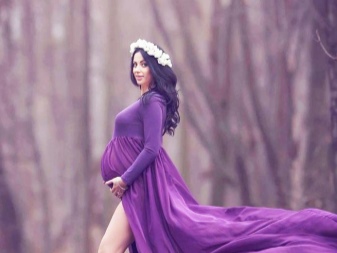 Robe violette pour femme enceinte à louer pour une séance photo