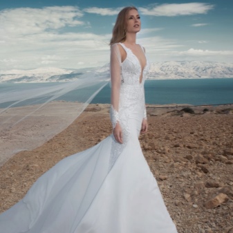 Robe de mariée avec manchette en dentelle