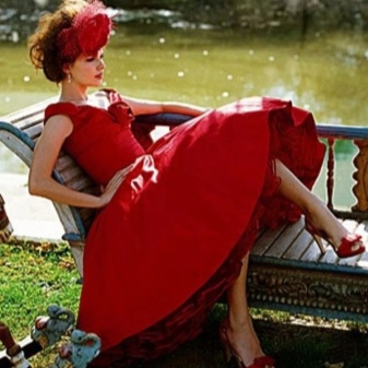 Robe rouge à la mode