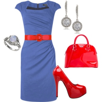 Accessoires rouges pour robe bleue
