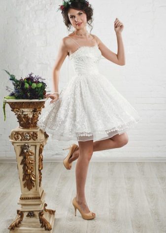 Robe de mariée courte en dentelle