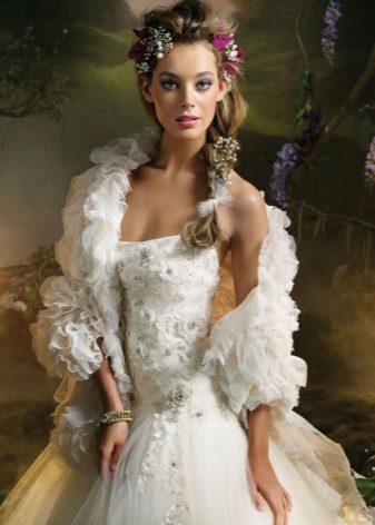 Cape de mariage en chiffon
