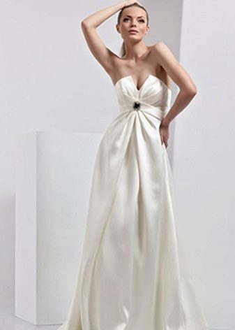 Robe de mariée de style Empire avec un corsage raide