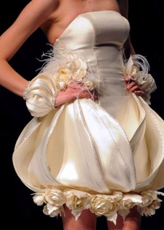 Robe de mariée effrayante par Tsai Meiyue