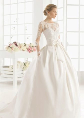 Robe de mariée fermée sans manches