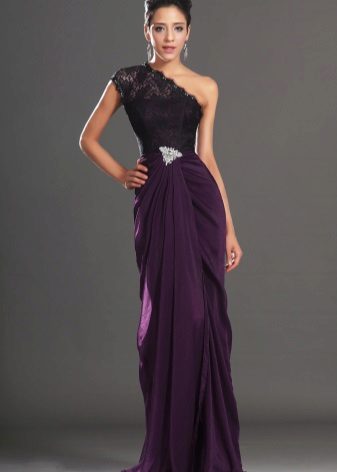 Robe de soirée violette sur une épaule
