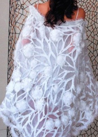 Cape de mariage au crochet vue de dos