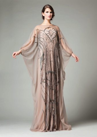 Robe de soirée avec une manche de chauve-souris