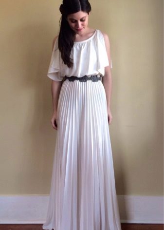 Robe de soirée à la grecque avec des plis