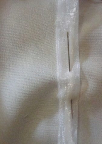 Egy organza húzózsinór csatlakoztatása