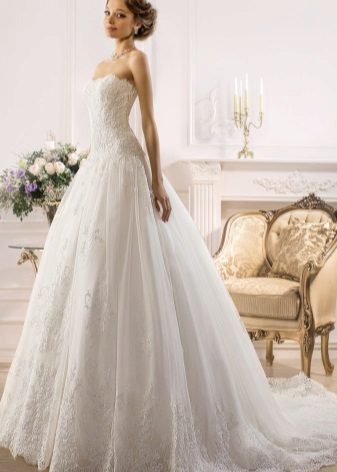 Magnifique robe de mariée taille basse de Naviblue