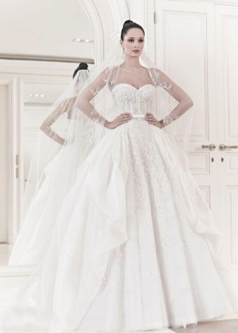 Esküvői ruha egy hercegnő stílusában a Zuhair Murad 2014-től