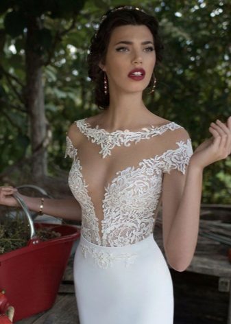 belle robe de mariée blanche avec décolleté
