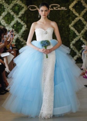 Robe de mariée avec jupe bleue