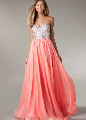 Robe corail avec abat-jour rose et pêche