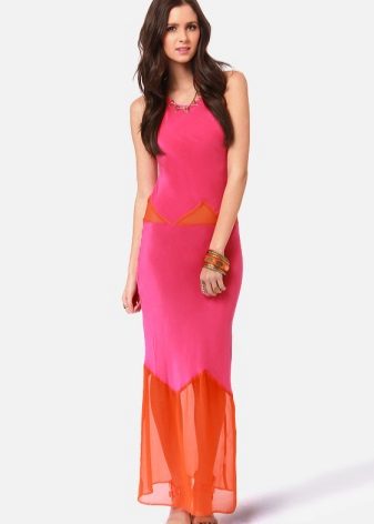 Robe fuchsia en combinaison avec orange