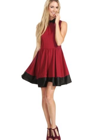 Robe à vin avec des chaussures bordeaux