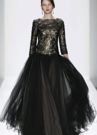 Magnifique robe avec une jupe en mousseline