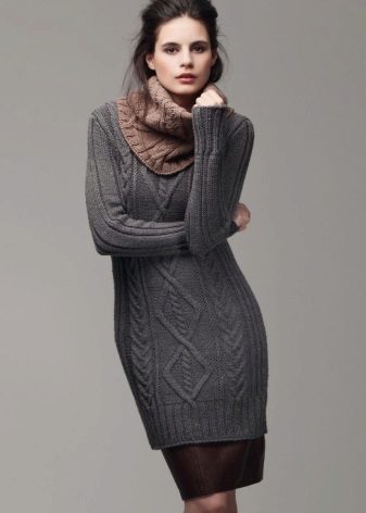 Robe pull en tricot à manches