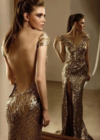 Robe dorée à dos ouvert