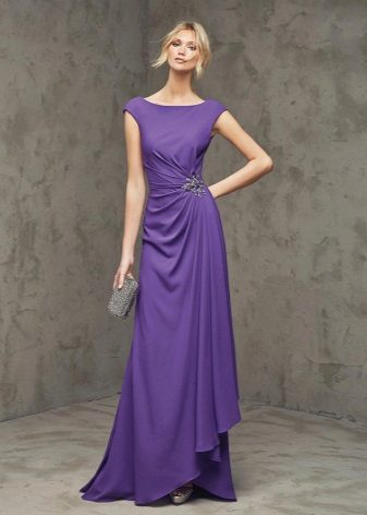Robe violette pour blonde