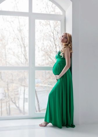 Robe élégante pour femme enceinte