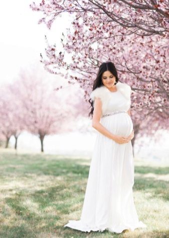 Belle robe élégante pour enceinte