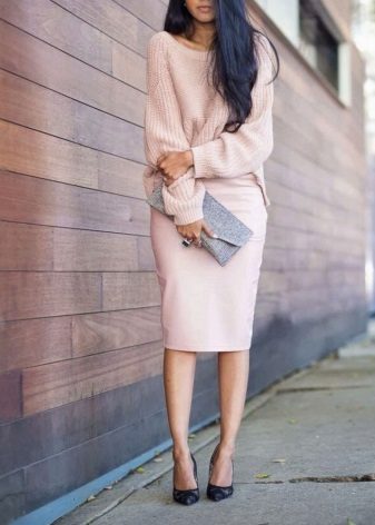 La couleur des collants pour le code vestimentaire au bureau