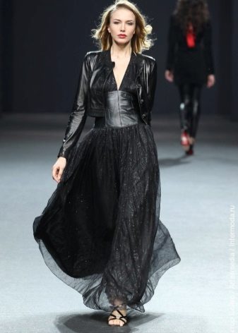 Robe de soirée dans le style de la mousseline de roche et du cuir