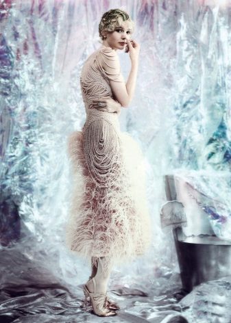 Une robe de perles et de plumes de l'héroïne Marguerite du film The Great Gatsby