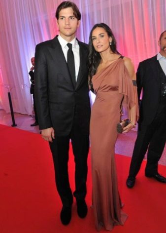 Robe de soirée en terre cuite de Salma Hayek