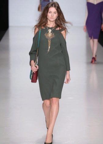 Robe de couleur vert lichen foncé