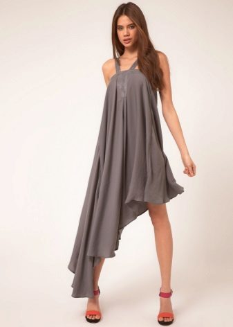 Robe avec jupe asymétrique